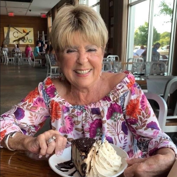 Meet your Posher, Donna - Picture 1 of 1